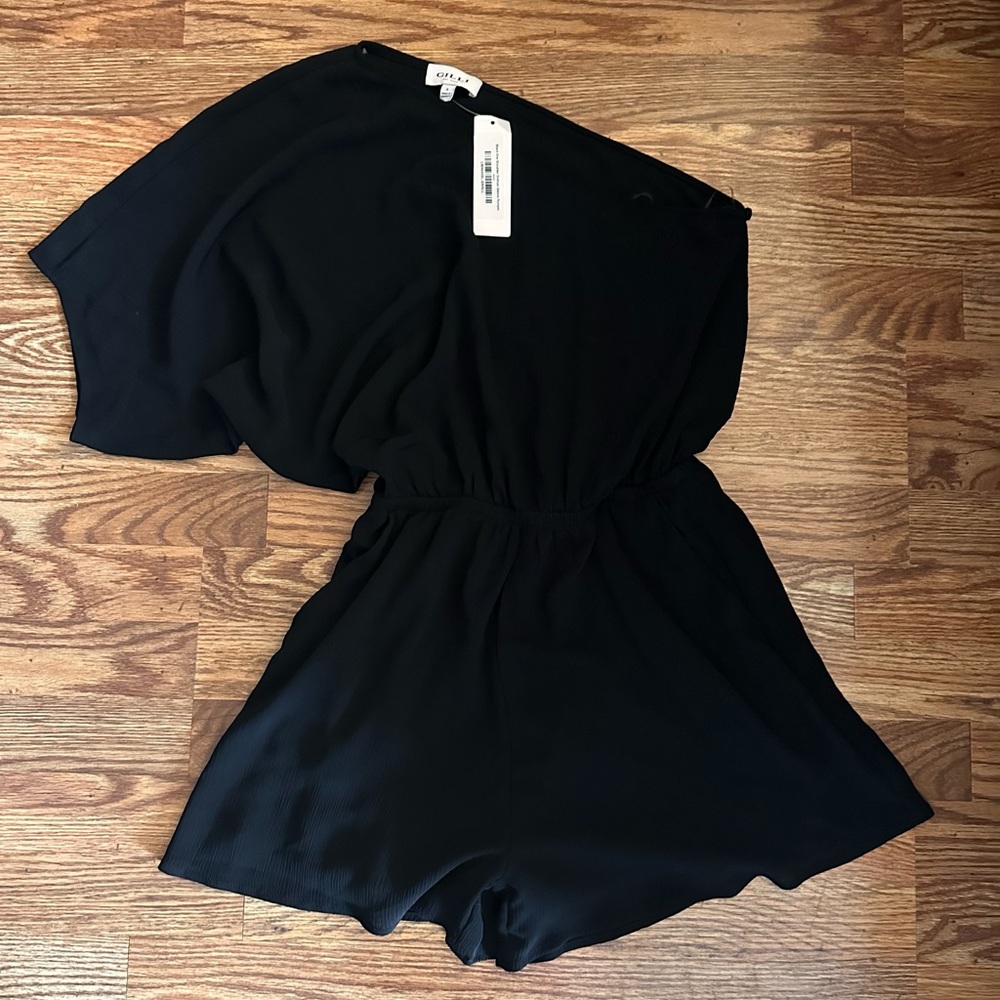 NWT one shoulder romper, small